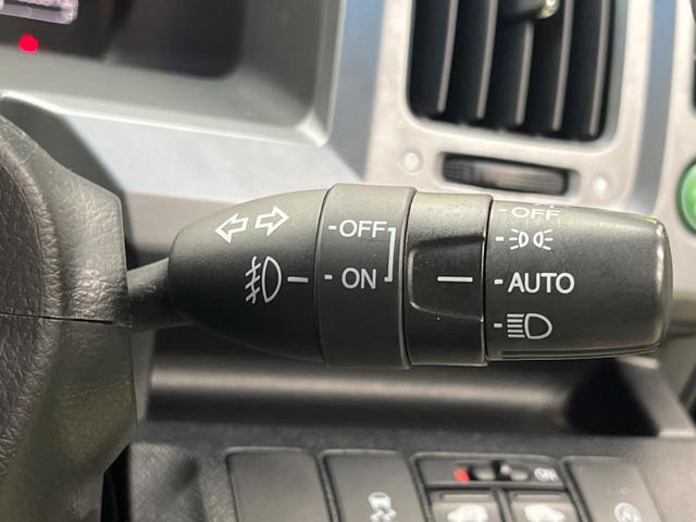 ステップワゴンスパーダ Ｚ　クールスピリット　禁煙車　純正９型ナビＴＶ　両側電動ドア　バックカメラ　ＨＩＤヘッド　純正１７インチＡＷ　クルーズコントロール　半革シート　スマートキー　オートエアコン　ＥＴＣ　Ｂｌｕｅｔｏｏｔｈ　ＤＶＤ再生（49枚目）