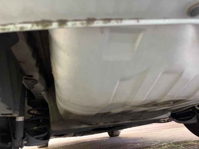 フィットシャトルハイブリッド ハイブリッド・スマートセレクション　ファインライン　禁煙車　純正ナビＴＶ　バックカメラ　ＨＩＤヘッド　クルーズコントロール　スマートキー　ＥＴＣ　半革シート　シートヒーター　オートライト　オートエアコン　４スピーカー　ＤＶＤ再生（13枚目）