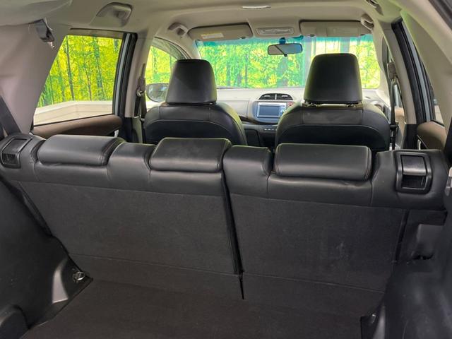 フィットシャトルハイブリッド ハイブリッド・スマートセレクション　ファインライン　禁煙車　純正ナビＴＶ　バックカメラ　ＨＩＤヘッド　クルーズコントロール　スマートキー　ＥＴＣ　半革シート　シートヒーター　オートライト　オートエアコン　４スピーカー　ＤＶＤ再生（15枚目）