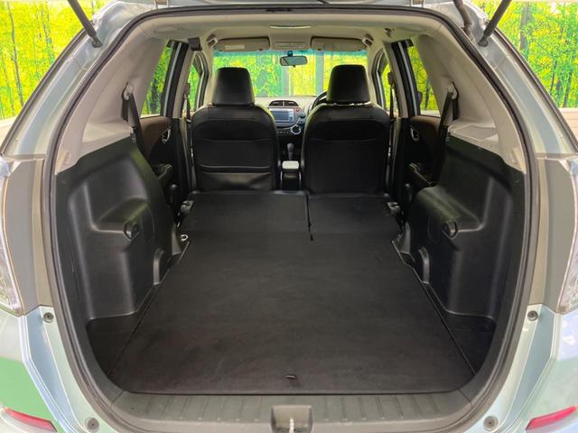 フィットシャトルハイブリッド ハイブリッド・スマートセレクション　ファインライン　禁煙車　純正ナビＴＶ　バックカメラ　ＨＩＤヘッド　クルーズコントロール　スマートキー　ＥＴＣ　半革シート　シートヒーター　オートライト　オートエアコン　４スピーカー　ＤＶＤ再生（16枚目）