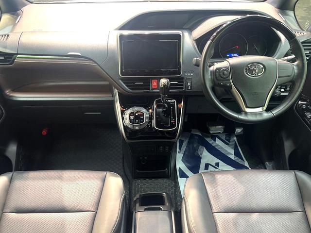 エスクァイア Ｇｉ　禁煙車　両側電動ドア　純正９インチナビ　バックカメラ　セーフティセンス　合皮レザーシート　クリアランスソナー　スマートキー　ＬＥＤヘッド　クルコン　オートハイビーム　車線逸脱警報　オートライト（2枚目）