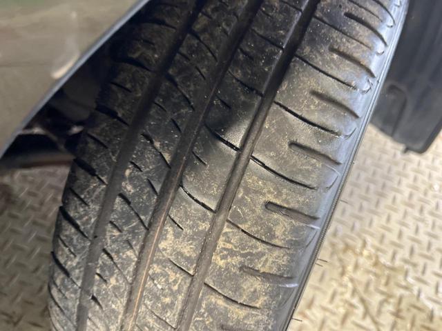 ゼストスパーク W 禁煙車 HIDヘッド 純正14インチAW スマートキー オートエアコン 純正CDオーディオ スエード調ファブリックシート(26枚目)