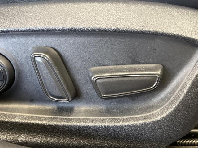 カムリ ＷＳ　禁煙車　純正９型ナビＴＶ　純正ＯＰ１８インチＡＷ　ブラインドスポットモニタ　バックカメラ　セーフティセンス　インテリジェントクリアランスソナー　ＬＥＤヘッド　半革シート　パワーシート　ＥＴＣ（7枚目）