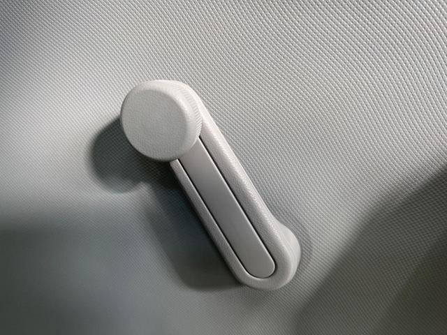 アクア Ｌ　禁煙車　純正ＣＤオーディオ　キーレス　オートエアコン　ＥＴＣ（44枚目）