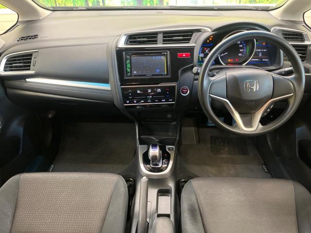 フィットハイブリッド Ｆパッケージ　あんしんＰＫＧ　ＬＥＤヘッド　禁煙車　ディスプレイオーディオ　バックカメラ　衝突被害軽減　ＥＴＣ　スマートキー　オートライト　オートエアコン　ステアリングリモコン　サイド／カーテンエアバッグ（2枚目）