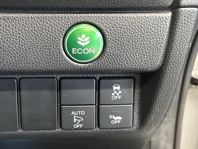 フィットハイブリッド Ｆパッケージ　あんしんＰＫＧ　ＬＥＤヘッド　禁煙車　ディスプレイオーディオ　バックカメラ　衝突被害軽減　ＥＴＣ　スマートキー　オートライト　オートエアコン　ステアリングリモコン　サイド／カーテンエアバッグ（6枚目）