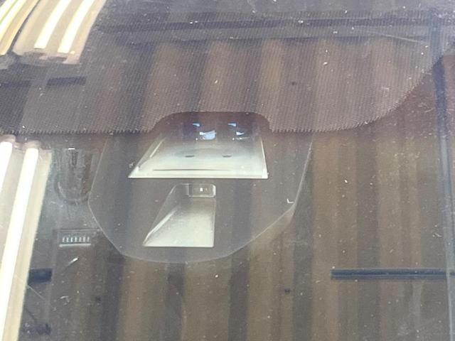 フィットハイブリッド Ｆパッケージ　あんしんＰＫＧ　ＬＥＤヘッド　禁煙車　ディスプレイオーディオ　バックカメラ　衝突被害軽減　ＥＴＣ　スマートキー　オートライト　オートエアコン　ステアリングリモコン　サイド／カーテンエアバッグ（7枚目）