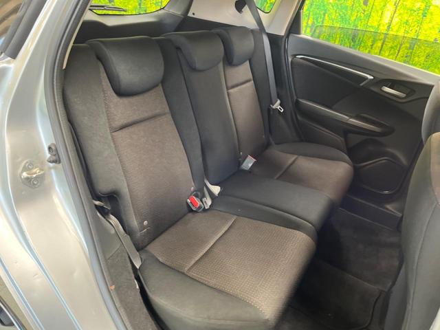 フィットハイブリッド Ｆパッケージ　あんしんＰＫＧ　ＬＥＤヘッド　禁煙車　ディスプレイオーディオ　バックカメラ　衝突被害軽減　ＥＴＣ　スマートキー　オートライト　オートエアコン　ステアリングリモコン　サイド／カーテンエアバッグ（9枚目）