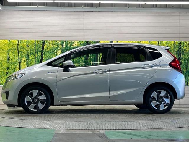 フィットハイブリッド Ｆパッケージ　あんしんＰＫＧ　ＬＥＤヘッド　禁煙車　ディスプレイオーディオ　バックカメラ　衝突被害軽減　ＥＴＣ　スマートキー　オートライト　オートエアコン　ステアリングリモコン　サイド／カーテンエアバッグ（26枚目）