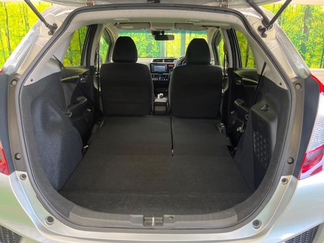 フィットハイブリッド Ｆパッケージ　あんしんＰＫＧ　ＬＥＤヘッド　禁煙車　ディスプレイオーディオ　バックカメラ　衝突被害軽減　ＥＴＣ　スマートキー　オートライト　オートエアコン　ステアリングリモコン　サイド／カーテンエアバッグ（32枚目）