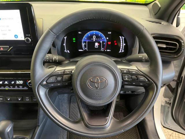 ヤリスクロス Ｚ　２トーンカラー　禁煙車　純正８型ナビＴＶ　パノラミックビューモニタ　ブラインドスポットモニタ　黒内装　フルＬＥＤヘッド　純正１８インチＡＷ　半革シート　パワーシート　シートヒーター　ＨＤＭＩ入力（5枚目）