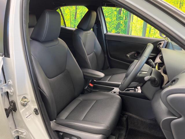 ヤリスクロス Ｚ　２トーンカラー　禁煙車　純正８型ナビＴＶ　パノラミックビューモニタ　ブラインドスポットモニタ　黒内装　フルＬＥＤヘッド　純正１８インチＡＷ　半革シート　パワーシート　シートヒーター　ＨＤＭＩ入力（9枚目）