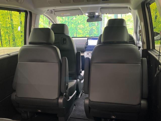 フリード ｅ：ＨＥＶエアー　ＥＸ　禁煙車　純正９型ナビＴＶ　マルチビューカメラ　両側電動ドア　ホンダセンシング　ＬＥＤヘッド　純正１５インチＡＷ　アダプティブドライビングビーム　半革シート　シートヒーター　リアクーラー（39枚目）