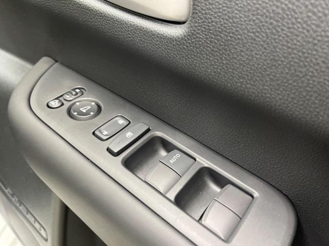 フリード ｅ：ＨＥＶエアー　ＥＸ　禁煙車　純正９型ナビＴＶ　マルチビューカメラ　両側電動ドア　ホンダセンシング　ＬＥＤヘッド　純正１５インチＡＷ　アダプティブドライビングビーム　半革シート　シートヒーター　リアクーラー（50枚目）