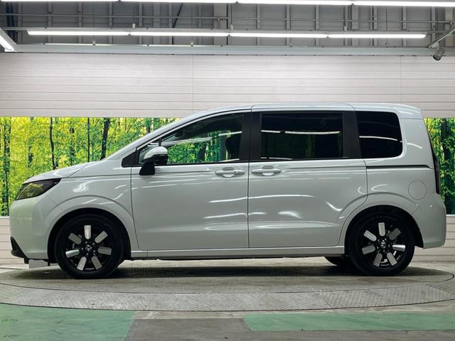 フリード ｅ：ＨＥＶエアー　ＥＸ　禁煙車　純正９型ナビＴＶ　マルチビューカメラ　両側電動ドア　ホンダセンシング　ＬＥＤヘッド　純正１５インチＡＷ　アダプティブドライビングビーム　半革シート　シートヒーター　リアクーラー（53枚目）