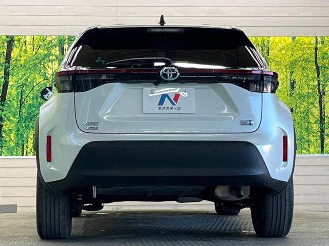 ヤリスクロス ハイブリッドＺ　２トーンカラー　禁煙車　純正８型ナビ　パノラミックビューモニタ　黒内装　セーフティセンス　ブラインドスポットモニタ　フルＬＥＤヘッド　純正１８インチＡＷ　半革シート　パワーシート　シートヒーター（15枚目）
