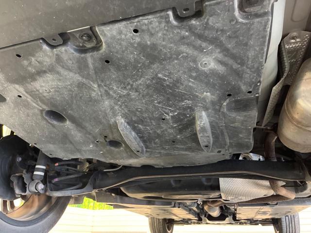 ヤリスクロス ハイブリッドＺ　２トーンカラー　禁煙車　純正８型ナビ　パノラミックビューモニタ　黒内装　セーフティセンス　ブラインドスポットモニタ　フルＬＥＤヘッド　純正１８インチＡＷ　半革シート　パワーシート　シートヒーター（18枚目）