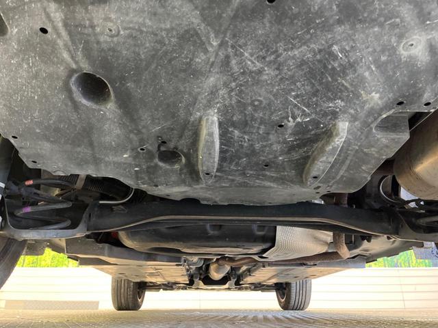 ヤリスクロス ハイブリッドＺ　２トーンカラー　禁煙車　純正８型ナビ　パノラミックビューモニタ　黒内装　セーフティセンス　ブラインドスポットモニタ　フルＬＥＤヘッド　純正１８インチＡＷ　半革シート　パワーシート　シートヒーター（21枚目）