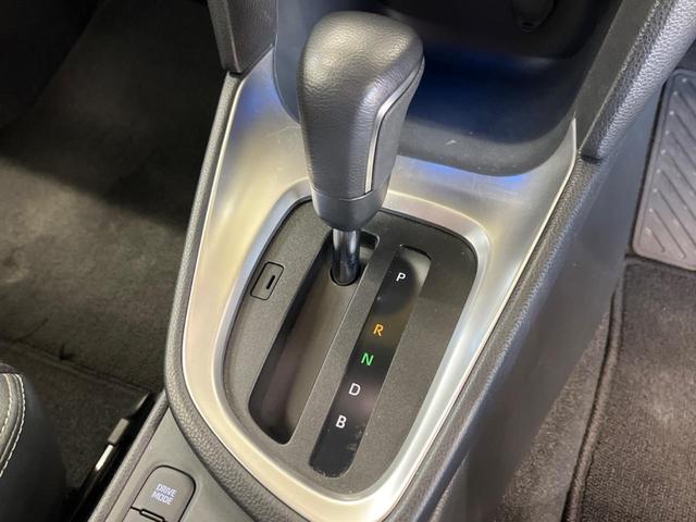 ヤリスクロス ハイブリッドＺ　２トーンカラー　禁煙車　純正８型ナビ　パノラミックビューモニタ　黒内装　セーフティセンス　ブラインドスポットモニタ　フルＬＥＤヘッド　純正１８インチＡＷ　半革シート　パワーシート　シートヒーター（24枚目）