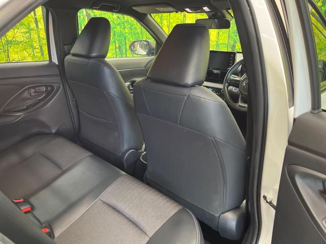 ヤリスクロス ハイブリッドＺ　２トーンカラー　禁煙車　純正８型ナビ　パノラミックビューモニタ　黒内装　セーフティセンス　ブラインドスポットモニタ　フルＬＥＤヘッド　純正１８インチＡＷ　半革シート　パワーシート　シートヒーター（36枚目）