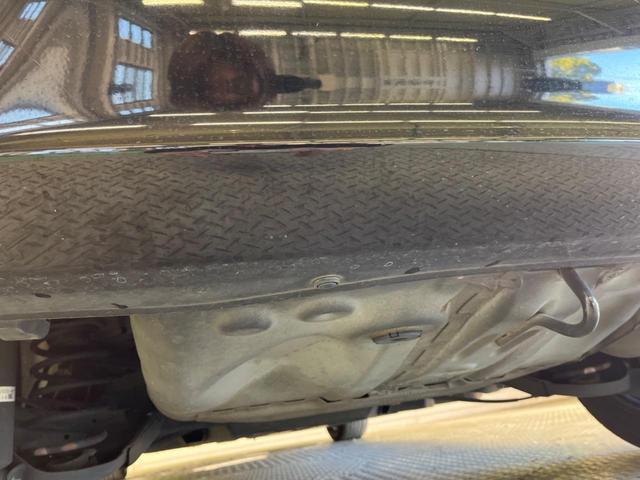 フィットハイブリッド Ｆパッケージ　禁煙車　純正ナビフルセグ　バックカメラ　スマートキー　ＥＴＣ　Ｂｌｕｅｔｏｏｔｈ　オートエアコン　ドライブレコーダー　ステアリングリモコン　ＤＶＤ再生　４スピーカー（23枚目）