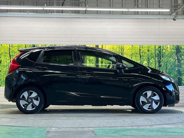 フィットハイブリッド Ｆパッケージ　禁煙車　純正ナビフルセグ　バックカメラ　スマートキー　ＥＴＣ　Ｂｌｕｅｔｏｏｔｈ　オートエアコン　ドライブレコーダー　ステアリングリモコン　ＤＶＤ再生　４スピーカー（25枚目）