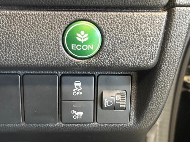 フィットハイブリッド Ｆパッケージ　禁煙車　純正ナビフルセグ　バックカメラ　スマートキー　ＥＴＣ　Ｂｌｕｅｔｏｏｔｈ　オートエアコン　ドライブレコーダー　ステアリングリモコン　ＤＶＤ再生　４スピーカー（35枚目）