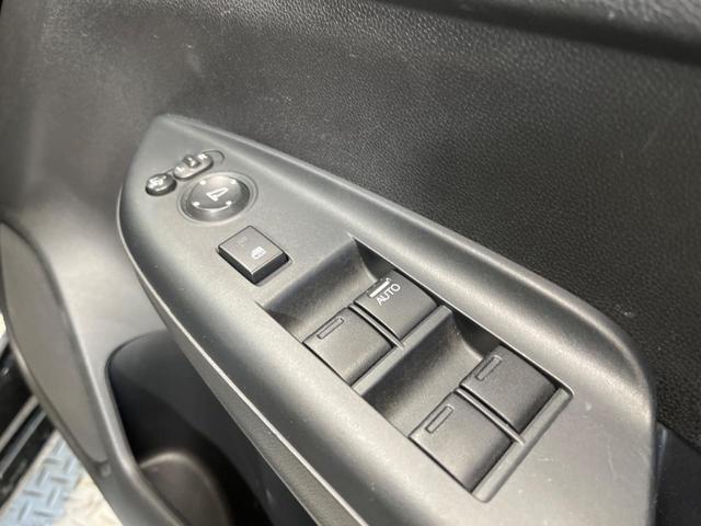 フィットハイブリッド Ｆパッケージ　禁煙車　純正ナビフルセグ　バックカメラ　スマートキー　ＥＴＣ　Ｂｌｕｅｔｏｏｔｈ　オートエアコン　ドライブレコーダー　ステアリングリモコン　ＤＶＤ再生　４スピーカー（48枚目）