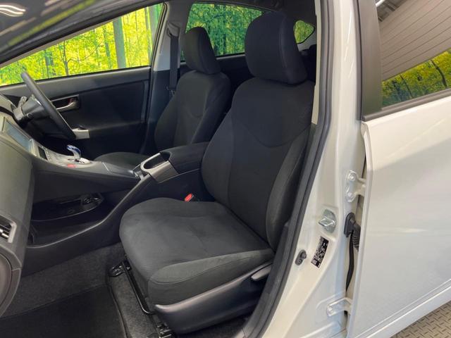 プリウス Ｓ　禁煙車　純正８型ナビＴＶ　バックカメラ　黒内装　ＨＩＤヘッド　フロントフォグランプ　純正１５インチＡＷ　ＥＴＣ　Ｂｌｕｅｔｏｏｔｈ　スマートキー　オートエアコン　オートライト　ＤＶＤ再生　６スピーカー（28枚目）