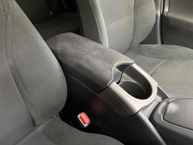 プリウス Ｓ　禁煙車　純正８型ナビＴＶ　バックカメラ　黒内装　ＨＩＤヘッド　フロントフォグランプ　純正１５インチＡＷ　ＥＴＣ　Ｂｌｕｅｔｏｏｔｈ　スマートキー　オートエアコン　オートライト　ＤＶＤ再生　６スピーカー（30枚目）