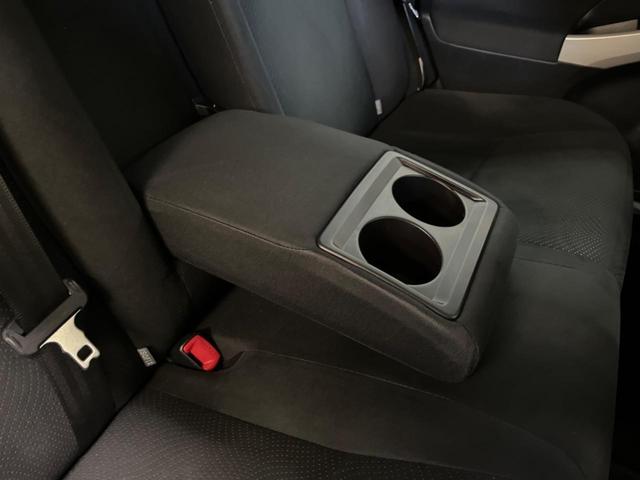 プリウス Ｓ　禁煙車　純正８型ナビＴＶ　バックカメラ　黒内装　ＨＩＤヘッド　フロントフォグランプ　純正１５インチＡＷ　ＥＴＣ　Ｂｌｕｅｔｏｏｔｈ　スマートキー　オートエアコン　オートライト　ＤＶＤ再生　６スピーカー（31枚目）