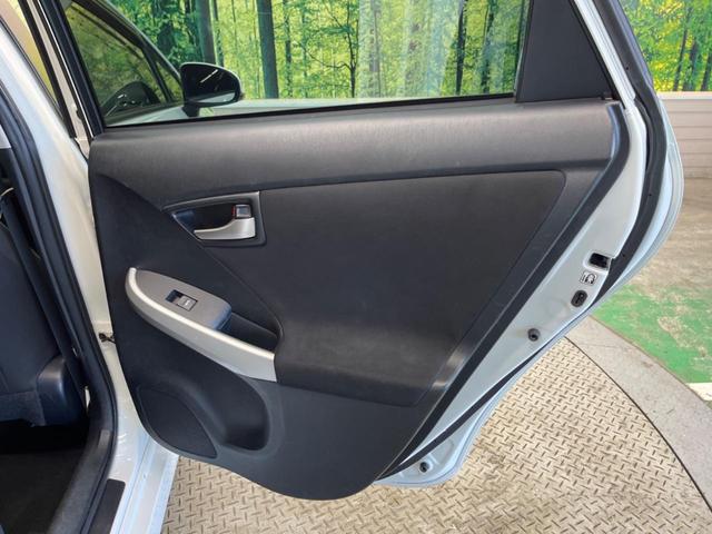 プリウス Ｓ　禁煙車　純正８型ナビＴＶ　バックカメラ　黒内装　ＨＩＤヘッド　フロントフォグランプ　純正１５インチＡＷ　ＥＴＣ　Ｂｌｕｅｔｏｏｔｈ　スマートキー　オートエアコン　オートライト　ＤＶＤ再生　６スピーカー（40枚目）