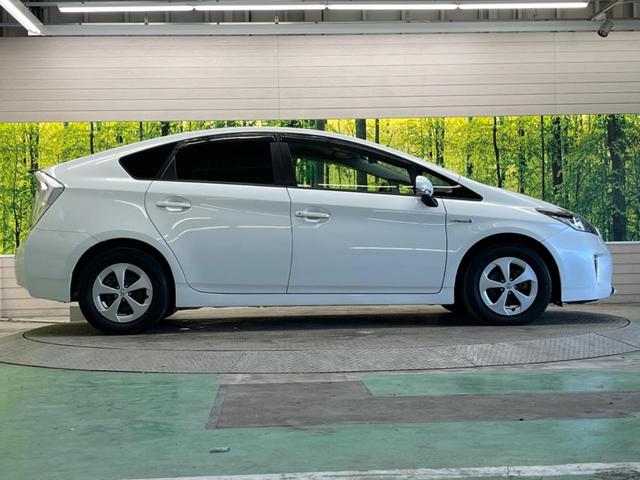 プリウス Ｓ　禁煙車　純正８型ナビＴＶ　バックカメラ　黒内装　ＨＩＤヘッド　フロントフォグランプ　純正１５インチＡＷ　ＥＴＣ　Ｂｌｕｅｔｏｏｔｈ　スマートキー　オートエアコン　オートライト　ＤＶＤ再生　６スピーカー（52枚目）