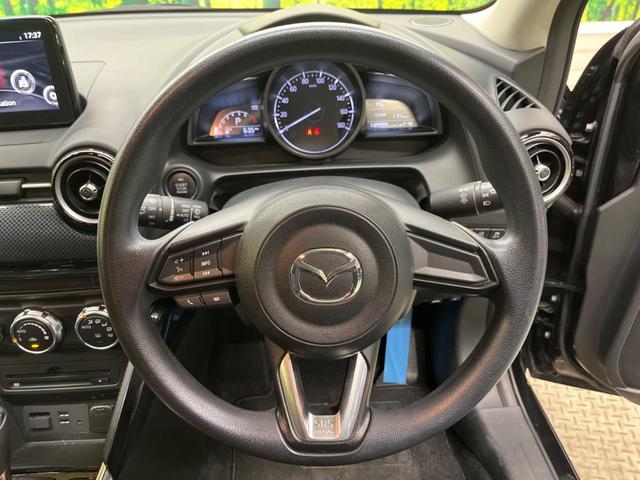 【スマートブレーキサポート】走行中に前方の車両等を認識し、衝突しそうな時は警報とブレーキで衝突回避と被害軽減をアシスト。より安全にドライブをお楽しみいただけます。