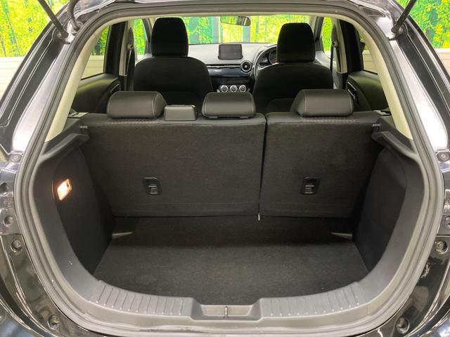 普段のお買い物や通勤、送迎等に十分な荷室スペースを確保しております。セカンドシートを倒すと、大きな荷物の積載も可能です♪