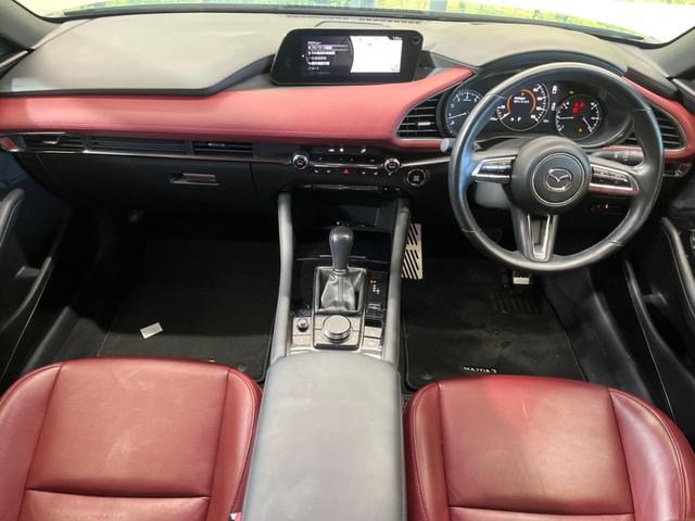 ＭＡＺＤＡ３ファストバック ２０Ｓバーガンディ　セレクション　禁煙車　マツダコネクトナビＴＶ　ＢＯＳＥサウンド　３６０°ビューモニタ　衝突被害軽減　全車速追従レーダークルーズ　ブラインドスポットモニタリング　パワーシート　シートヒーター　ＡｐｐｌｅＣａｒＰｌａｙ（2枚目）