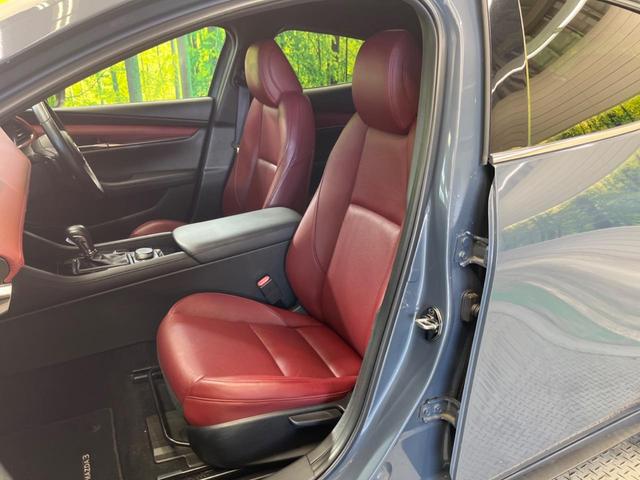 ＭＡＺＤＡ３ファストバック ２０Ｓバーガンディ　セレクション　禁煙車　マツダコネクトナビＴＶ　ＢＯＳＥサウンド　３６０°ビューモニタ　衝突被害軽減　全車速追従レーダークルーズ　ブラインドスポットモニタリング　パワーシート　シートヒーター　ＡｐｐｌｅＣａｒＰｌａｙ（36枚目）