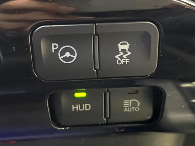 プリウス Ｓセーフティプラス　禁煙車　ナビフルセグ　バックカメラ　セーフティセンス　レーダークルーズ　インテリジェントクリアランスソナー　ＬＥＤヘッド　純正１５インチＡＷ　ヘッドアップディスプレイ　ＥＴＣ　Ｂｌｕｅｔｏｏｔｈ（8枚目）