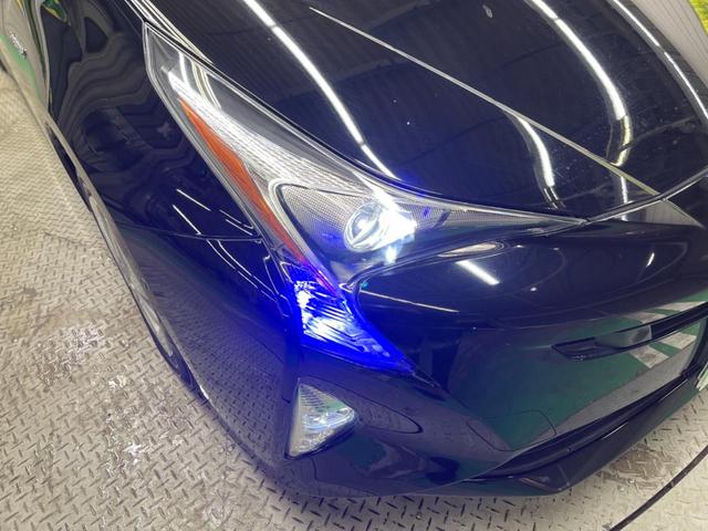 プリウス Ｓセーフティプラス　禁煙車　ナビフルセグ　バックカメラ　セーフティセンス　レーダークルーズ　インテリジェントクリアランスソナー　ＬＥＤヘッド　純正１５インチＡＷ　ヘッドアップディスプレイ　ＥＴＣ　Ｂｌｕｅｔｏｏｔｈ（12枚目）