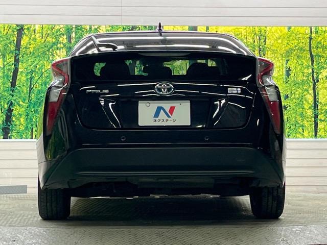 プリウス Ｓセーフティプラス　禁煙車　ナビフルセグ　バックカメラ　セーフティセンス　レーダークルーズ　インテリジェントクリアランスソナー　ＬＥＤヘッド　純正１５インチＡＷ　ヘッドアップディスプレイ　ＥＴＣ　Ｂｌｕｅｔｏｏｔｈ（15枚目）