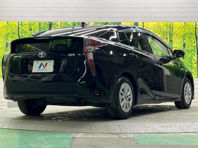 プリウス Ｓセーフティプラス　禁煙車　ナビフルセグ　バックカメラ　セーフティセンス　レーダークルーズ　インテリジェントクリアランスソナー　ＬＥＤヘッド　純正１５インチＡＷ　ヘッドアップディスプレイ　ＥＴＣ　Ｂｌｕｅｔｏｏｔｈ（17枚目）