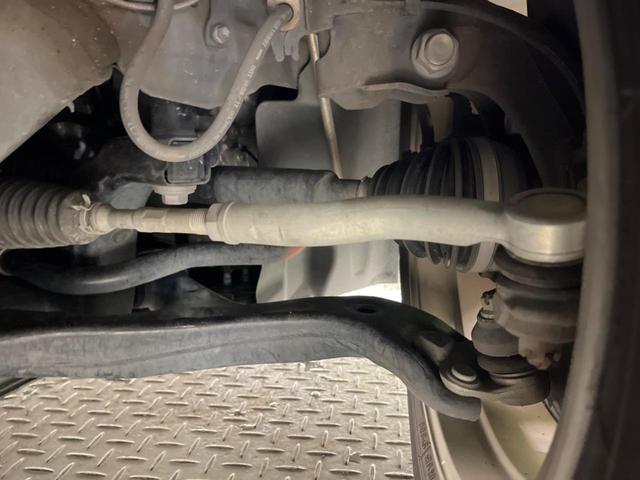 プリウス Ｓセーフティプラス　禁煙車　ナビフルセグ　バックカメラ　セーフティセンス　レーダークルーズ　インテリジェントクリアランスソナー　ＬＥＤヘッド　純正１５インチＡＷ　ヘッドアップディスプレイ　ＥＴＣ　Ｂｌｕｅｔｏｏｔｈ（20枚目）