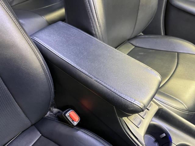 プリウス Ｓセーフティプラス　禁煙車　ナビフルセグ　バックカメラ　セーフティセンス　レーダークルーズ　インテリジェントクリアランスソナー　ＬＥＤヘッド　純正１５インチＡＷ　ヘッドアップディスプレイ　ＥＴＣ　Ｂｌｕｅｔｏｏｔｈ（33枚目）