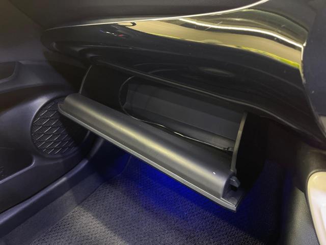 プリウス Ｓセーフティプラス　禁煙車　ナビフルセグ　バックカメラ　セーフティセンス　レーダークルーズ　インテリジェントクリアランスソナー　ＬＥＤヘッド　純正１５インチＡＷ　ヘッドアップディスプレイ　ＥＴＣ　Ｂｌｕｅｔｏｏｔｈ（49枚目）