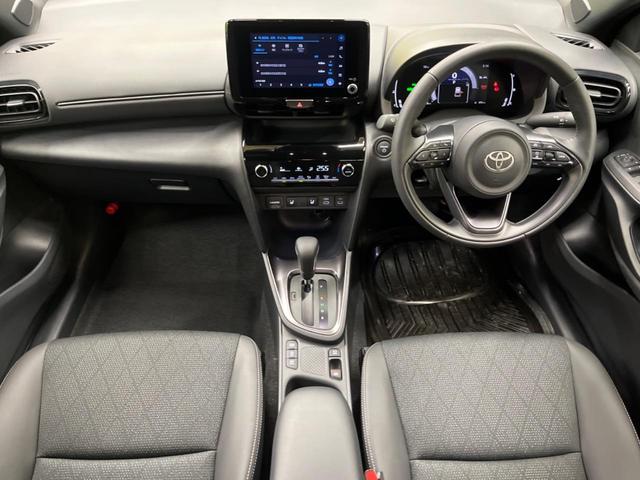 ヤリスクロス ハイブリッドＺ　禁煙車　純正８型ナビＴＶ　パノラミックビューモニタ　黒内装　セーフティセンス　ブラインドスポットモニタ　フルＬＥＤヘッド　純正１８インチＡＷ　半革シート　パワーシート　シートヒーター　ＥＴＣ２．０（2枚目）
