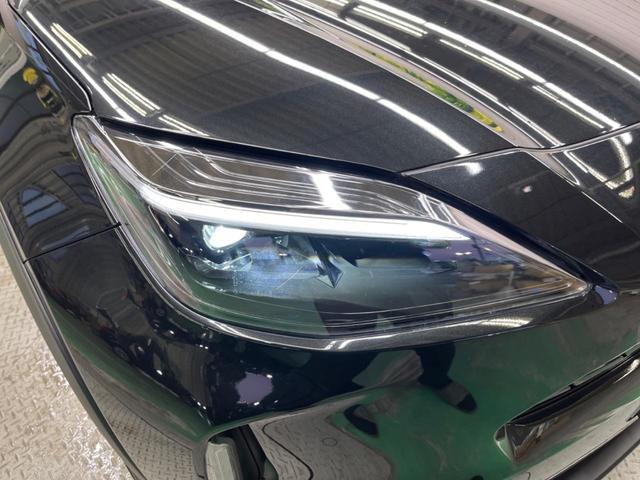 ヤリスクロス ハイブリッドＺ　禁煙車　純正８型ナビＴＶ　パノラミックビューモニタ　黒内装　セーフティセンス　ブラインドスポットモニタ　フルＬＥＤヘッド　純正１８インチＡＷ　半革シート　パワーシート　シートヒーター　ＥＴＣ２．０（12枚目）