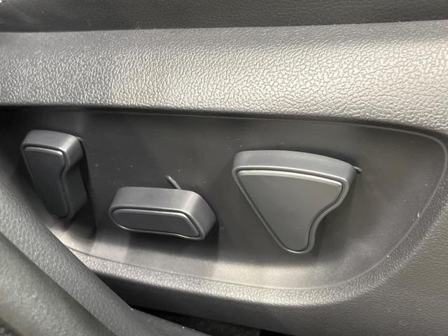 ヤリスクロス ハイブリッドＺ　禁煙車　純正８型ナビＴＶ　パノラミックビューモニタ　黒内装　セーフティセンス　ブラインドスポットモニタ　フルＬＥＤヘッド　純正１８インチＡＷ　半革シート　パワーシート　シートヒーター　ＥＴＣ２．０（34枚目）