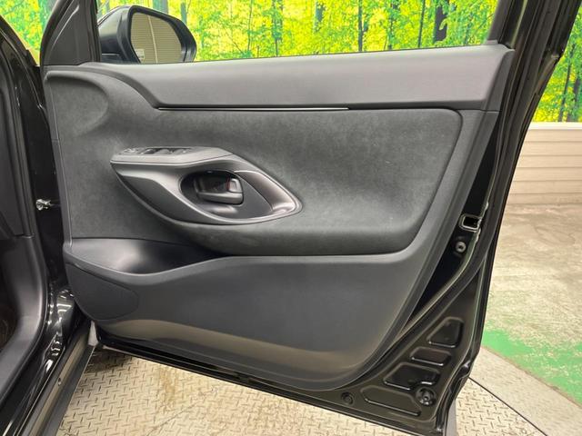 ヤリスクロス ハイブリッドＺ　禁煙車　純正８型ナビＴＶ　パノラミックビューモニタ　黒内装　セーフティセンス　ブラインドスポットモニタ　フルＬＥＤヘッド　純正１８インチＡＷ　半革シート　パワーシート　シートヒーター　ＥＴＣ２．０（44枚目）
