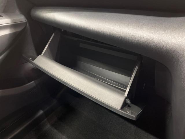 ヤリスクロス ハイブリッドＺ　禁煙車　純正８型ナビＴＶ　パノラミックビューモニタ　黒内装　セーフティセンス　ブラインドスポットモニタ　フルＬＥＤヘッド　純正１８インチＡＷ　半革シート　パワーシート　シートヒーター　ＥＴＣ２．０（51枚目）