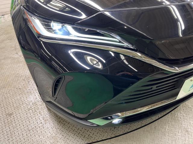 ハリアーハイブリッド Ｚ　レザーパッケージ　調光パノラマルーフ　禁煙車　純正１２．３型ナビＴＶ　ＪＢＬサウンド　パノラミックビューモニタ　セーフティセンス　ブラインドスポットモニタ　ハンズフリー電動バックドア　デジタルインナーミラー（12枚目）